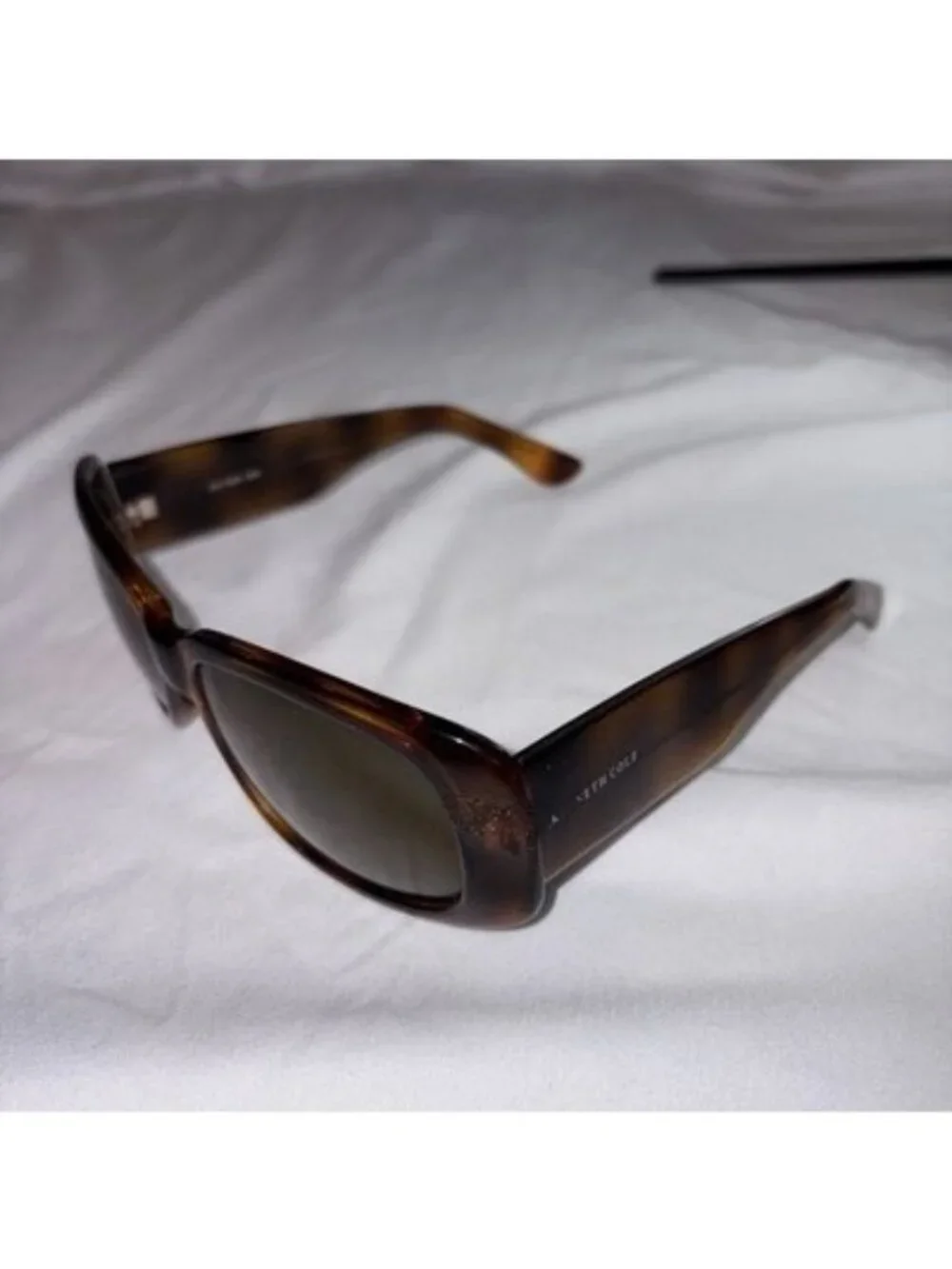 Kenneth Cole KC 1026‎ 083 Sunglasses Tortoise Oval